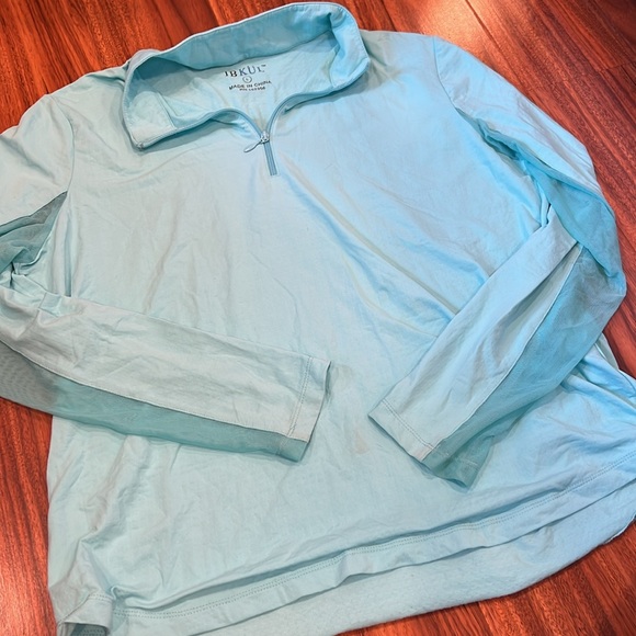 IBKUL- Light Blue Long Sleeve Top with Vents - Picture 4 of 5